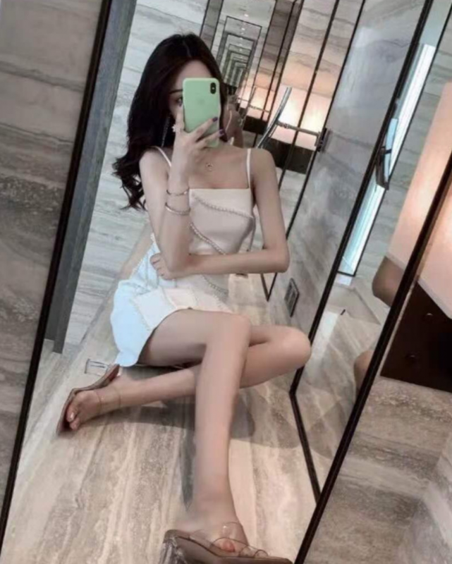 东二环泰禾 年后开工新妹子莫妮卡